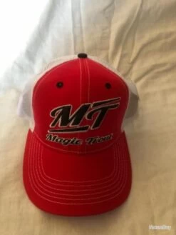1 Casquette Magic Trout Rouge Pêche