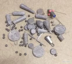 Assortiment : Grappin, Montres, Olives.