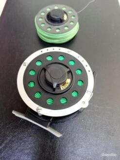 MOULINET MOUCHE AUTOMATIC MITCHELL 710 AVEC SES DEUX BOBINES . PARFAIT ETAT . PETIT PRIX . -Pêche à la mouche Soldes 00005 MOULINET MOUCHE AUTOMATIC MITCHELL 710 AVEC SES DEUX BOBINES . PARFAIT ETAT . PETIT PRIX