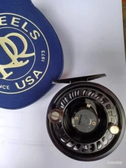 Moulinet Mouche ROSS CANYON N°1 (made In USA).Jamais Servi. Noir Anodisé. Large Arbor. Soie 0 à 3. -Pêche à la mouche Soldes 00030 Moulinet mouche ROSS CANYON N 1 made in USA .Jamais servi. Noir anodise. Large arbor. Soie 0 a 3